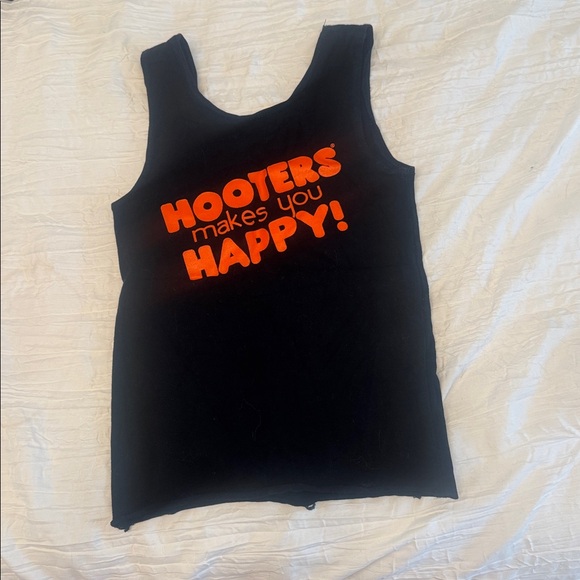Hooters black tank - Picture 2 of 4